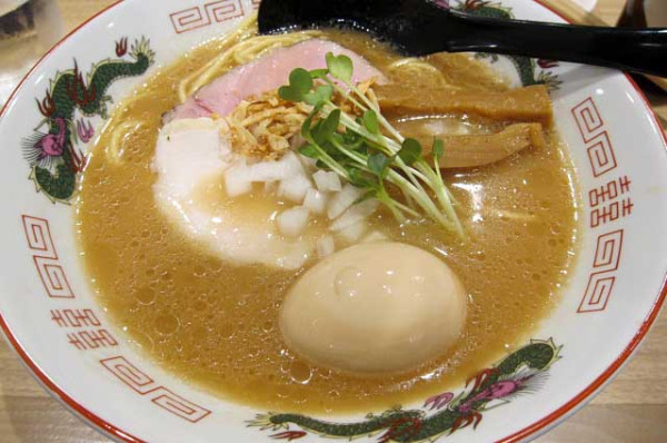 「味玉鶏白湯ラーメン　1,050円」@麺や 鶏とだし はなれの写真