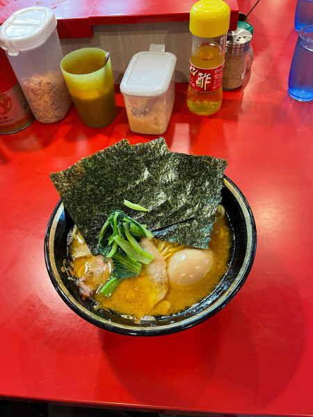 「ラーメン+味玉」@家系総本山 ラーメン吉村家の写真