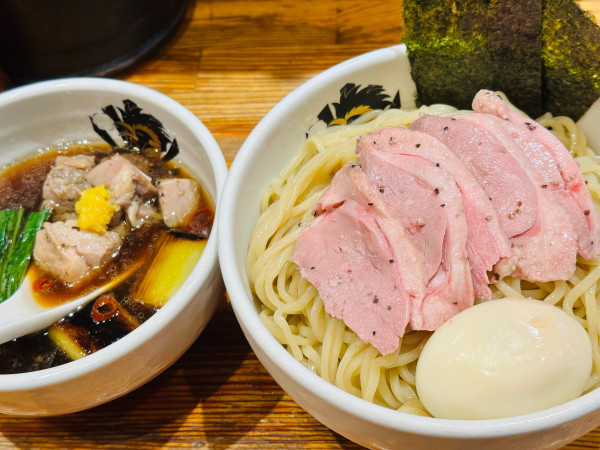 「特製昆布水鴨中華つけそば 1,490円 大盛 200円×2」@満鶏軒の写真