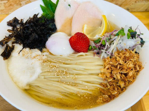 「冷やしニボコン 塩 1,300円 大盛 150円」@JAPANESE RAMEN マンちゃん 住吉店の写真