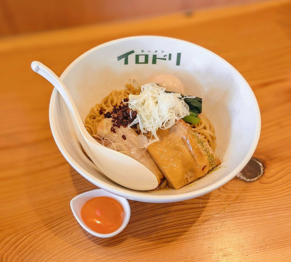 「名古屋コーチンの油そば【期間·数量限定】」@ラーメン イロドリの写真