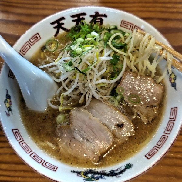 「ラーメン中（800円）、めし小（50円）」@天天有の写真