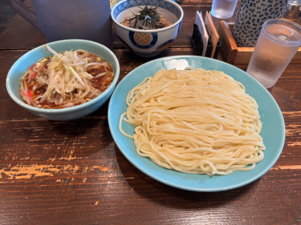 「得つけそば（900）野菜（100）大盛（100）豚マヨ丼ミニ（3」@つけそば屋 麺楽の写真