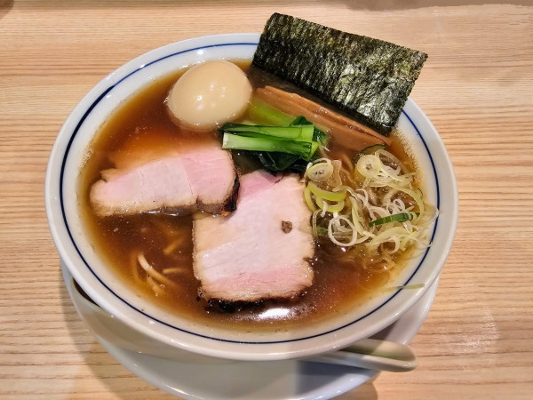 「味付けたまご醤油らーめん」@らーめん3000の写真