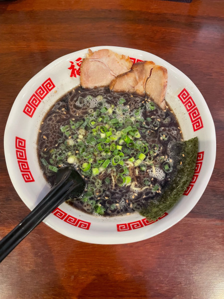 「黒福博多ラーメン(880円)バリカタ」@博多ラーメン 福やの写真
