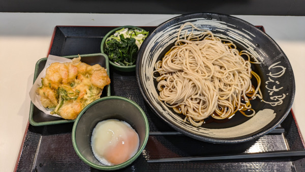 「ほぼ海老だけのかきあげそば,温玉（クーポン）」@ゆで太郎 竹橋店の写真