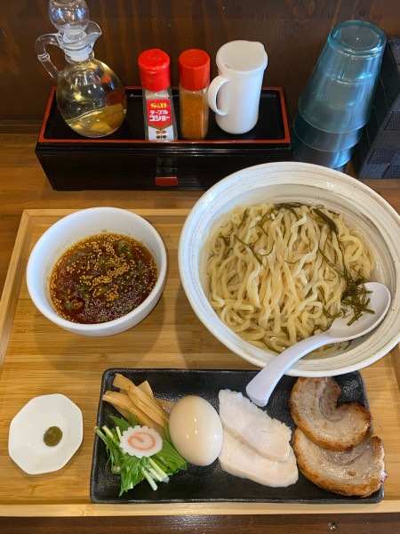「昆布水の淡麗醤油冷やしつけ麺全部大盛り¥1,800円(限定)」@らぁめん 麺彩家の写真