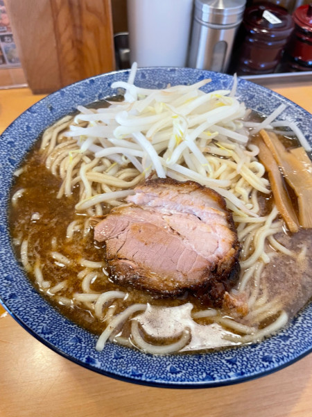 「煮干し醤油ラーメン特盛」@創作らーめん 小川流 二本松店の写真