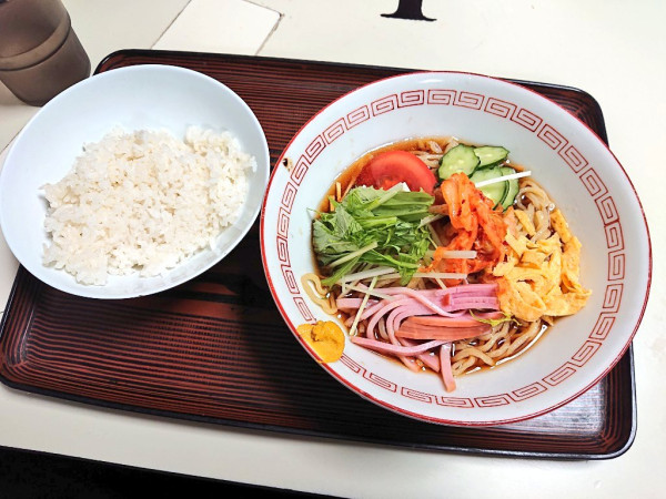 「冷やし中華、半ライス」@タブチの写真
