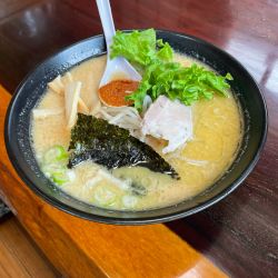 角田辛みそアホえんラーメン　1080円