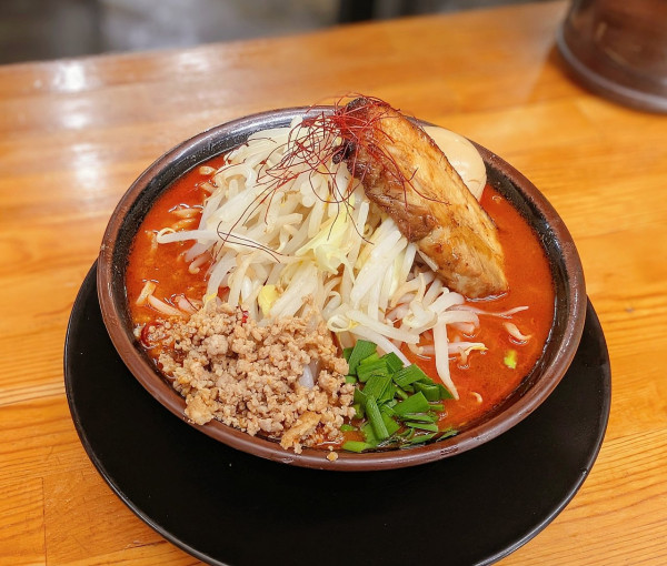 「しびれ辛みそ誤爆」@ラーメン・つけ麺 爆王の写真