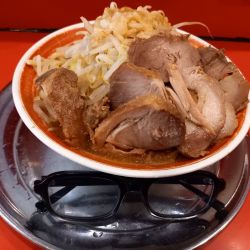 小ラーメン豚入り(野菜・あぶら増し)