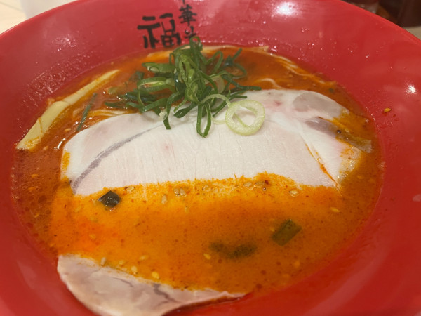 「辛白湯ラーメン：1110円」@極上中華そば 福味 東京駅KITTE店の写真