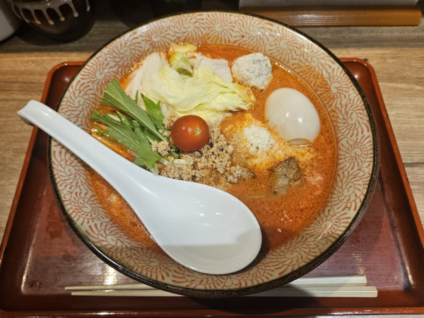 「鶏とトマトなラーメンオンリーワン」@鶏そば かぐら屋の写真