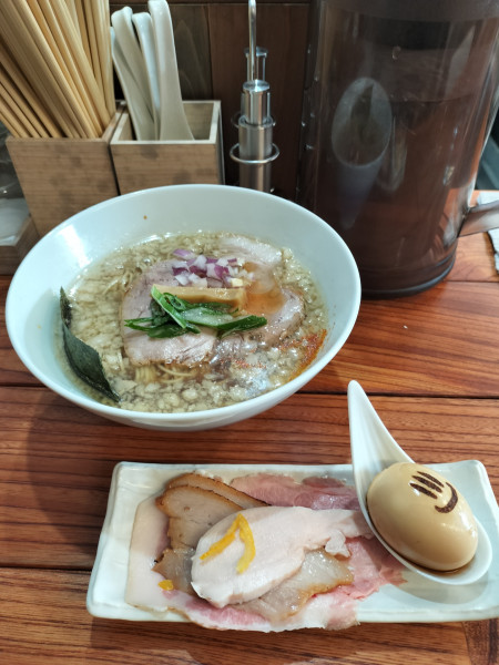 「特製背脂煮干しラーメン」@草津温泉らーめん屋青葉の写真