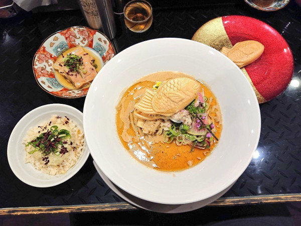 「【限定】八咫烏式豚骨魚介ラーメン マンガリッツァとみかん鯛」@トーキョーニューミクスチャーヌードル 八咫烏 CHIKARABOの写真