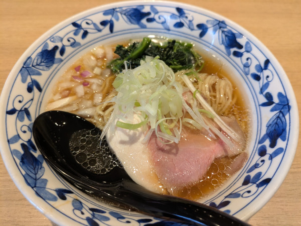 「貝出汁醤油らぁ麺(900円)」@貝出汁らぁ麺 海美風 浅草店の写真