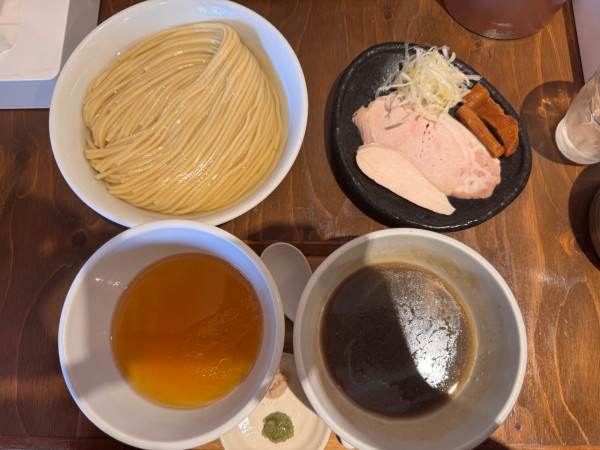 「つけ麺500g +藻塩とわさび」@麺屋鈴春の写真