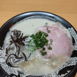 豚骨ラーメン 950円