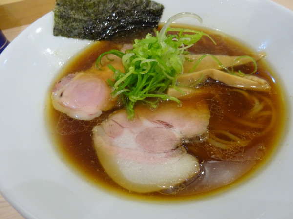 「醤油ラーメン　950円」@ラーメンLab ろじっくの写真