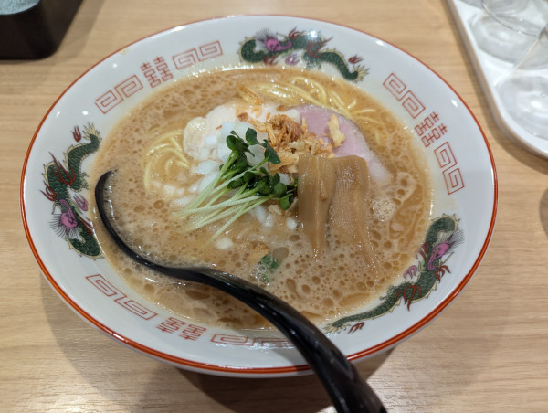 「鶏白湯(醤油)ラーメン」@麺や 鶏とだし はなれの写真