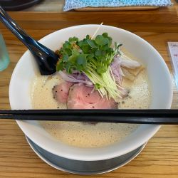 鶏泡しょうゆニンニクトッピング