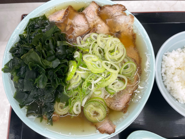 「中華そばワカメ¥850」@新橋ニューともちんラーメン 蒲田西口駅前店の写真