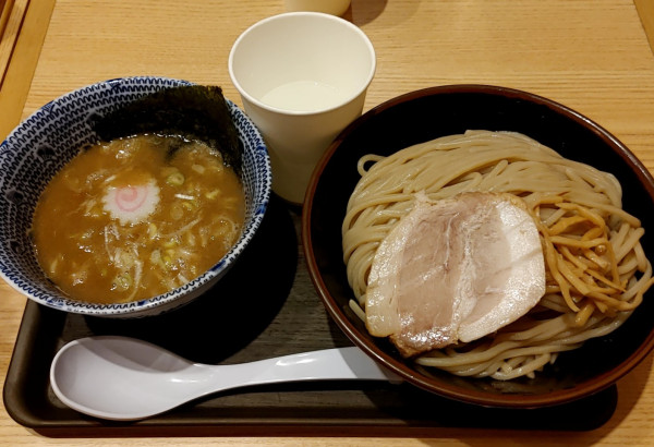 「つけめん（並：890円）」@舎鈴 新宿センタービル店の写真