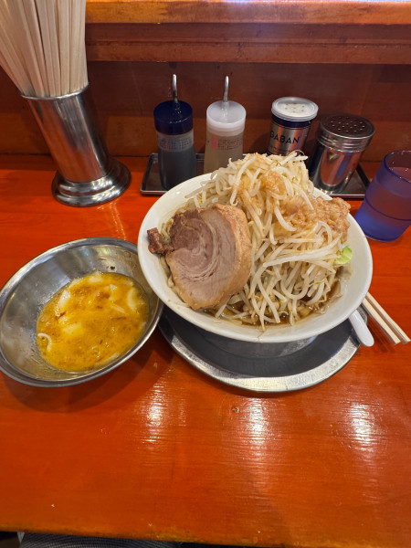 「ラーメン大、あぶネギ卵」@麺屋穴場の写真