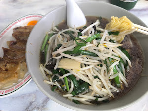 「ニラそば(500)＋餃子(300)」@ラーメン 華月の写真