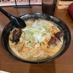 ホルモン味噌ラーメン990円