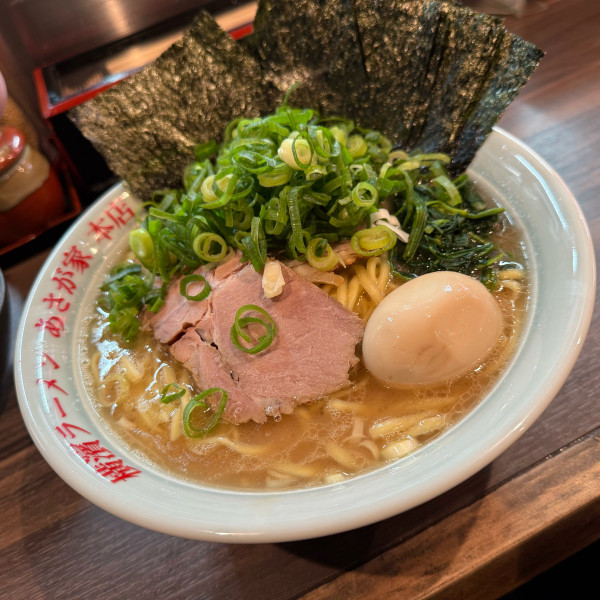 「特選ラーメン大（かため、ふつう、ふつう）」@横濱ラーメン あさが家 本店の写真