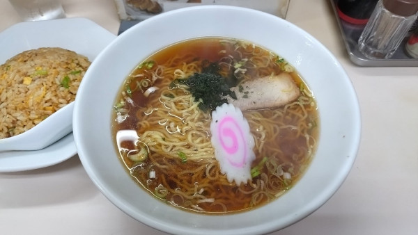 「ラーメン＋半チャーハン(650円・メンマ抜)」@ラーメン 点心の写真