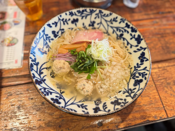 「塩そば890円(税込979円)」@鶏そば HIBARIの写真