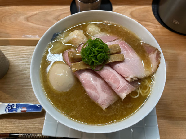 「特上中華そば1800円」@創作麺ひとすじの写真