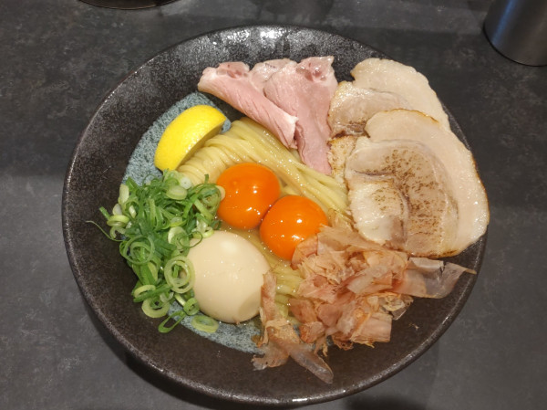 「肉増しタマゴかけ麺 GOD ネギ増し 1570円」@Noodle Atelier 有象無象の写真