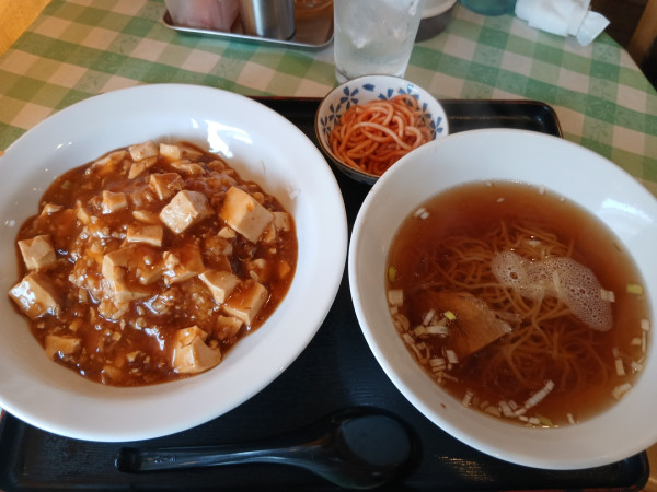 「ランチ半ラーメン・麻婆丼 880円」@麺 三福の写真