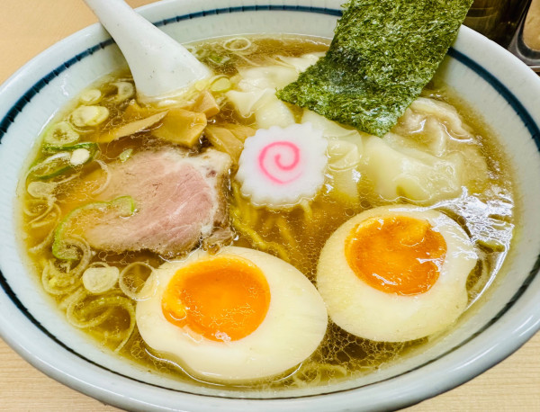 「わんたんめん玉子入り【1040円】」@いつみ屋の写真