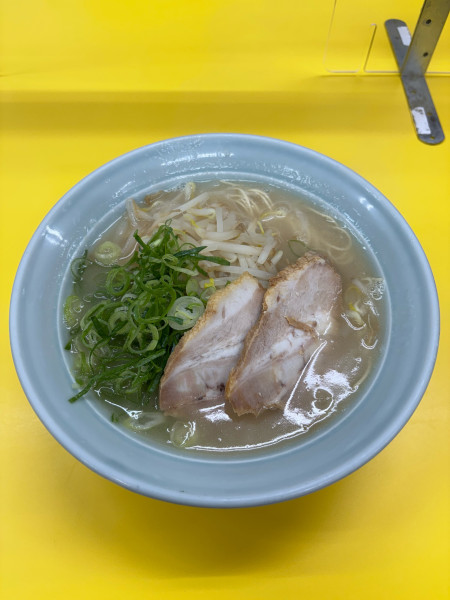 「塩とんこつもやしラーメン」@ラーメン味心の写真