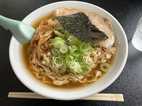 「中華そば　中　極太極縮れ麺」@味匠やずやの写真