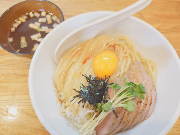 「冷たいたまごチャーシューかけ麺」@ぬまちゃんラーメンの写真