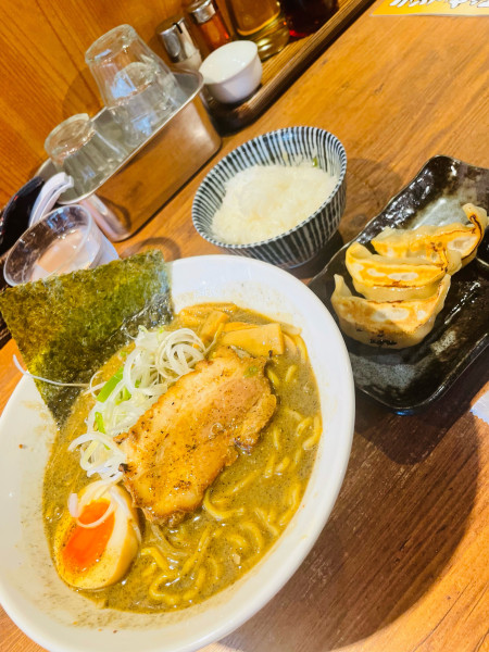 「みそマー油らーめん餃子セット1050円＋250円」@北海道らーめん 奏 蒲田店の写真