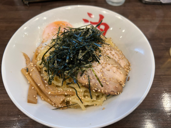 「油そば半熟卵入り1000円」@東京油そば本舗 笠松店の写真