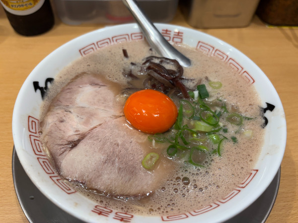 「月見ラーメン」@博多ラーメン 和の写真