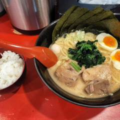 横浜家系ラーメン 赤家の画像