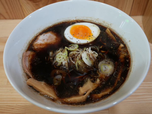 「古町ブラック拉麵」@古町めんの坊の写真