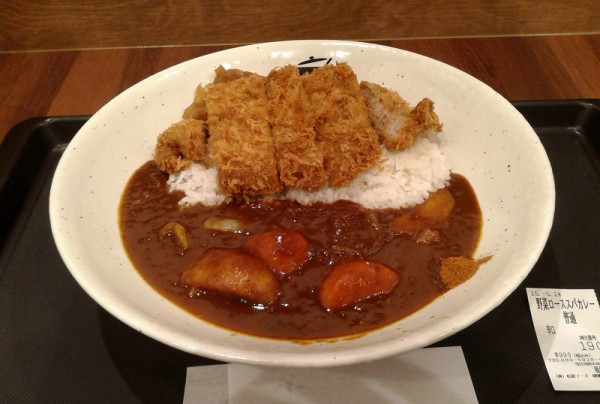 「ごろごろ野菜ロースかつスパイシーカレー並盛辛口(990円)」@松屋 綾瀬店の写真