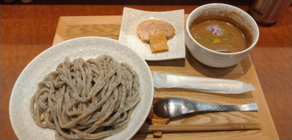 「御影つけめん中」@手打式特級多加水 御影麺 鏑矢の写真