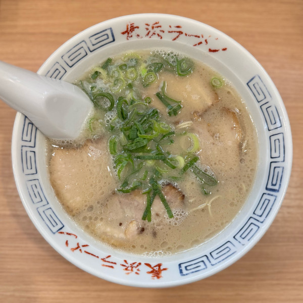「長浜らーめん（900円）」@長浜ラーメン 長浜一番 仏壇通店の写真