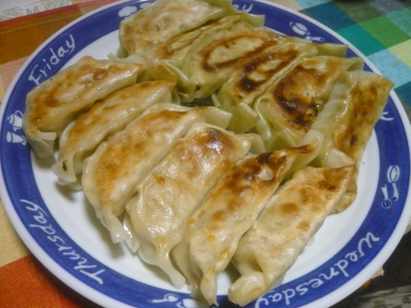 「肉餃子+野菜餃子」@満北亭 新青海街道東大和店の写真